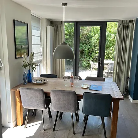 Villa Harry Aan Zee *